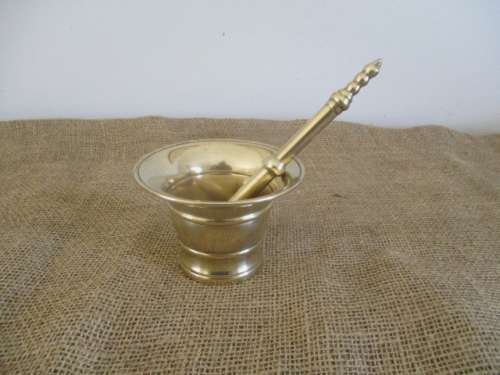 A Must For Every Kitchen !!!!   A Lovely Vintage Brass Mortar And Pestle