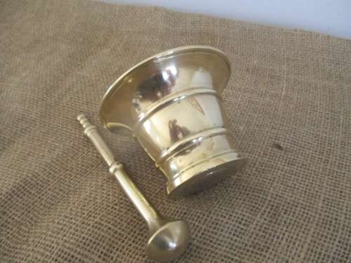A Must For Every Kitchen !!!!   A Lovely Vintage Brass Mortar And Pestle