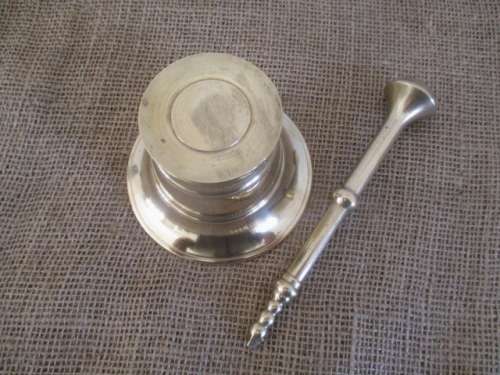 A Must For Every Kitchen !!!!   A Lovely Vintage Brass Mortar And Pestle