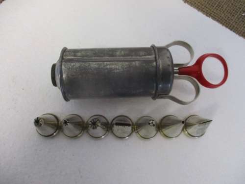 Vintage Metal Tala Cake Decoration Set With 7x Brass Nozzles       Made In England