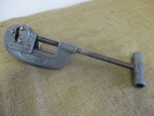 Pre-Loved Rigid 1 & 2   No 2 1/8" - 2" Heavy Duty Pipe Cutter  The Ridge Tool Co  Elyria, O, USA