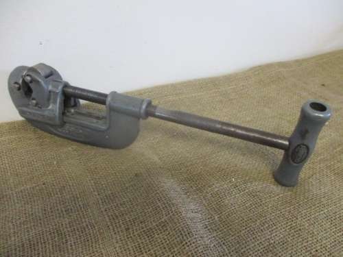 Pre-Loved Rigid 1 & 2   No 2 1/8" - 2" Heavy Duty Pipe Cutter  The Ridge Tool Co  Elyria, O, USA