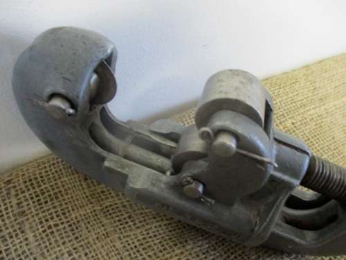 Pre-Loved Rigid 1 & 2   No 2 1/8" - 2" Heavy Duty Pipe Cutter  The Ridge Tool Co  Elyria, O, USA