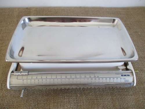 Nice Vintage Metal 26 Lbs EKS Kitchen Scale        Made In Sweden