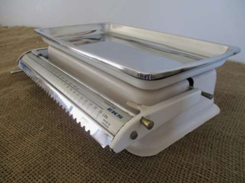 Nice Vintage Metal 26 Lbs EKS Kitchen Scale        Made In Sweden