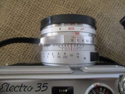 Beautiful Vintage Yashica GS Electro 35 Camera With Color - Yashinon DX  1: 1.7   1 = 45mm Lens 1970