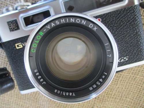 Beautiful Vintage Yashica GS Electro 35 Camera With Color - Yashinon DX  1: 1.7   1 = 45mm Lens 1970