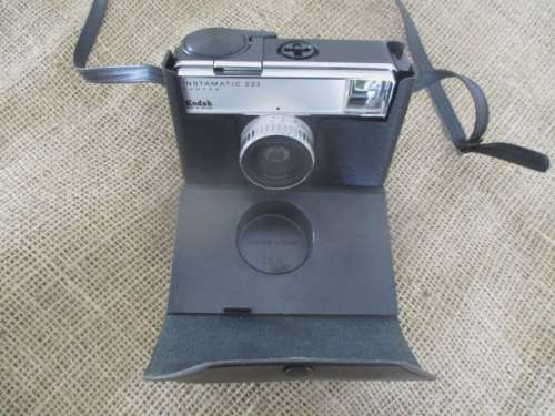 Beautiful Vintage Kodak Instamatic 233 Camera In Original Pouch         Made in England         1963