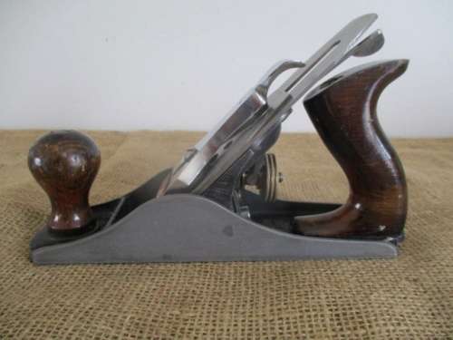 The Old Stalwart..........Nice Stanley Bailey No 4 Smoothing Plane.     Made in England