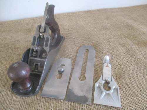 The Old Faithful Stalwart..........Nice Stanley Bailey No 4 Smoothing Plane.     Made in England