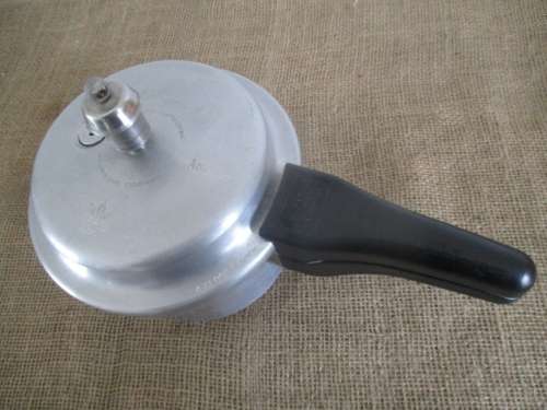 Cute Vintage Anantha 1.5ltrs Aluminum Pressure Cooker         Manufactured By KCR Ltd       India