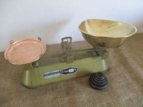Lovely Vintage The Viking Weighing Scale With Weights  By F.J. Thornton & Co Ltd   Birmingham