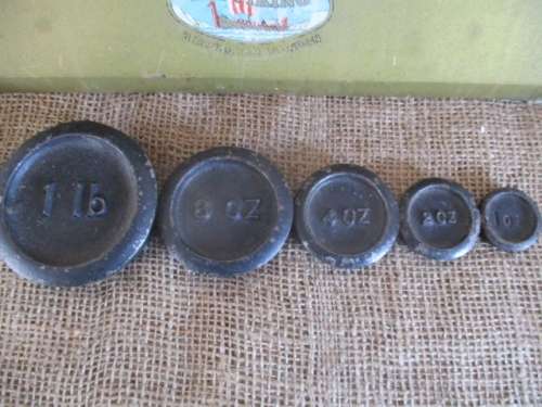 Lovely Vintage The Viking Weighing Scale With Weights  By F.J. Thornton & Co Ltd   Birmingham