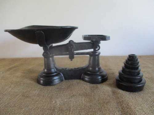 Beautiful Antique Weighing Scale With Weights         Early 1900's