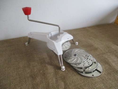Grand Vintage Mouli Julienne Slicer Grater Shredder       Complete Set Discs      France  Plastic
