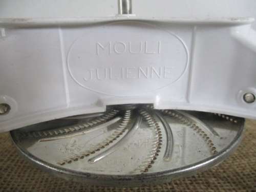 Grand Vintage Mouli Julienne Slicer Grater Shredder       Complete Set Discs      France  Plastic