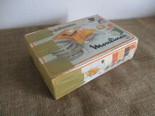 Grand Vintage Mouli Julienne Slicer Grater Shredder       Complete Set Discs      France  Plastic