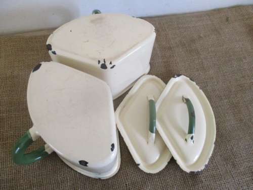 Nice Pair Of Vintage Old Fashioned Yellow Enamel Triangle Pots