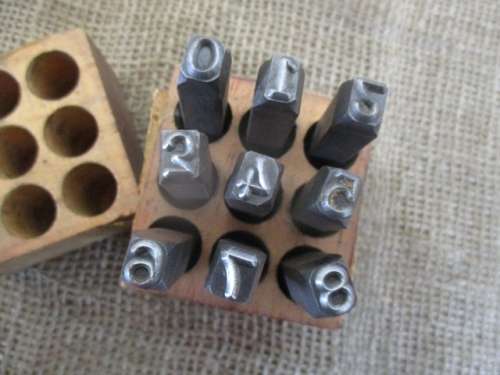 Beautiful Complete Vintage Set Of Millers Falls No 1550-05 Steel Stamps 1/4" Figures In Original Box