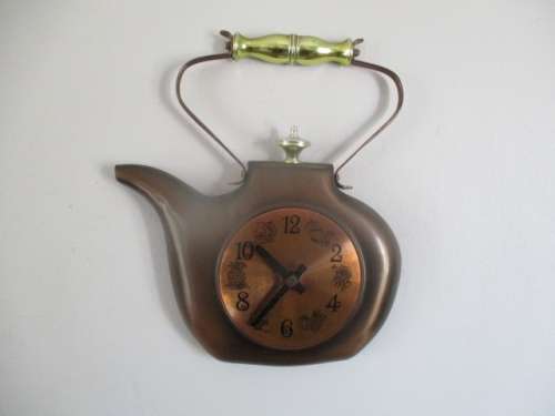 Charming And Cute Looking Vintage Copper Landex Royal Crafts Battery Operated Wall Clock    Japan