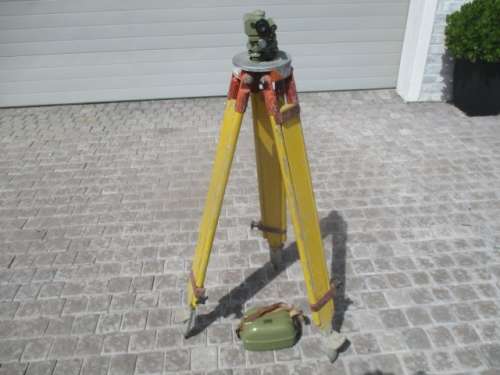 Complete Vintage Wild Heerbrugg NK10 - 105945 Switzerland Dumpy Level On Original Wooden Tripod