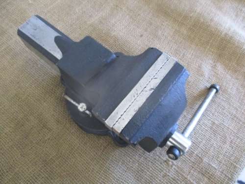 Beautiful Heavy Duty Workshop Bench Vise With Swivel Base