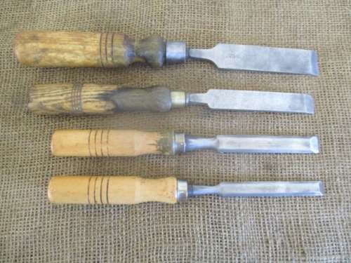 Great Collection Of Four Vintage Carpenter Woodworking Chisels