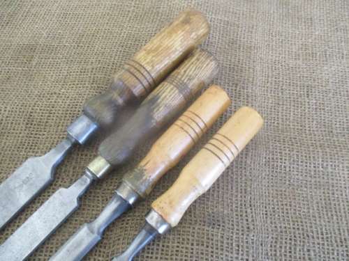 Great Collection Of Four Vintage Carpenter Woodworking Chisels
