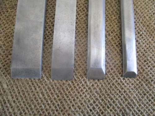 Great Collection Of Four Vintage Carpenter Woodworking Chisels
