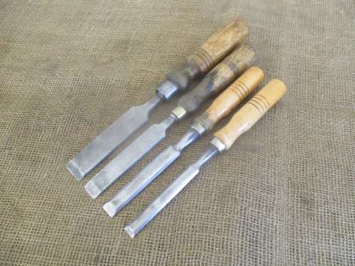Great Collection Of Four Vintage Carpenter Woodworking Chisels