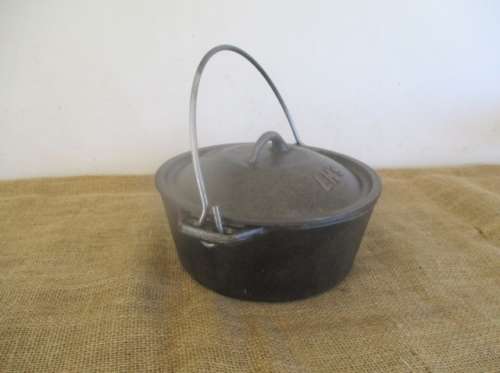 Want A Nice Potbrood ?....Then This Is The One...Nice Cast Iron #10 LK's Flat Bottom Pot