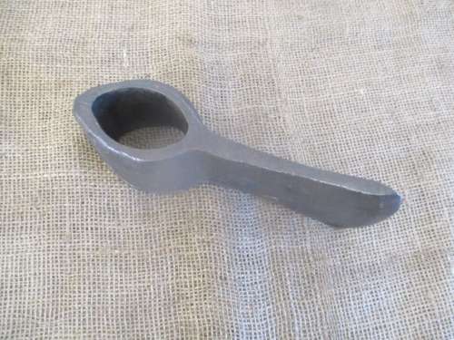 A Nice 3,9lb Old School Solid Steel Wood Splitting Axe