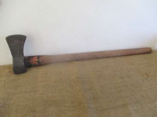 A Nice 3,9lb Old School Solid Steel Wood Splitting Axe