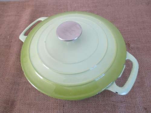 Another Good Lifetime Investment...........A Good HC Enameld Cast Iron Pot