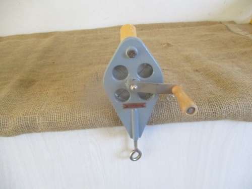 Vintage Cast Iron Trico Woolwinder