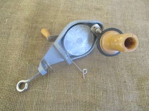 Vintage Cast Iron Trico Woolwinder