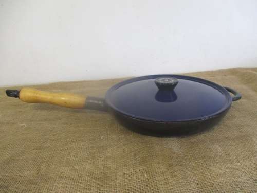 Absolute Frying Pleasure...... An Excellent Cookwell No 26 Cast Iron Frying Pan With Lovely Blue Lid