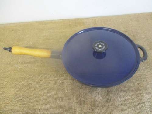 Absolute Frying Pleasure...... An Excellent Cookwell No 26 Cast Iron Frying Pan With Lovely Blue Lid