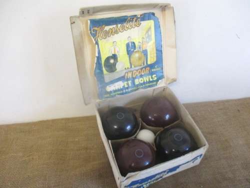 Beautiful Vintage Set Of `Henselite` 4` Indoor Carpet Bowls In Original Carton Holder    Australia