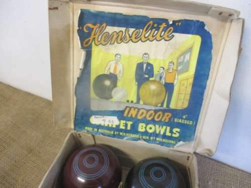 Beautiful Vintage Set Of `Henselite` 4` Indoor Carpet Bowls In Original Carton Holder    Australia