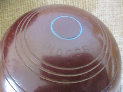 Beautiful Vintage Set Of `Henselite` 4` Indoor Carpet Bowls In Original Carton Holder    Australia