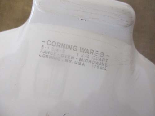 Beautiful Vintage L'Echalote La Marjolaine Corning Ware Spice O' Life 1 3/4 Quart Lidded Dish