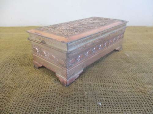 Very Characterful.........Genuine Old Vintage Tin Jewelry Box With Elephant Motive