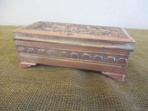 Very Characterful.........Genuine Old Vintage Tin Jewelry Box With Elephant Motive