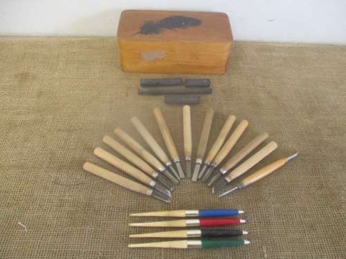 Beautiful Collection Of 13 Pieces Quality Wood Carving Knifes Plus Extras