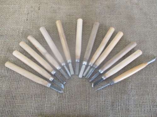 Beautiful Collection Of 13 Pieces Quality Wood Carving Knifes Plus Extras