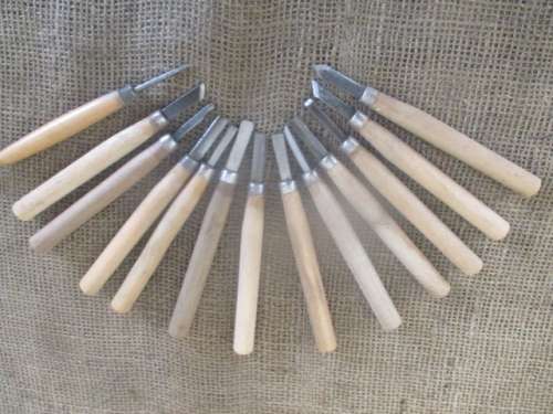 Beautiful Collection Of 13 Pieces Quality Wood Carving Knifes Plus Extras
