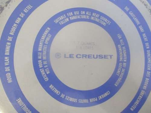 Very Beautiful Le Creuset Enamel Coating 1.7 Quarts / 1.6 Litres Whistling Kettle