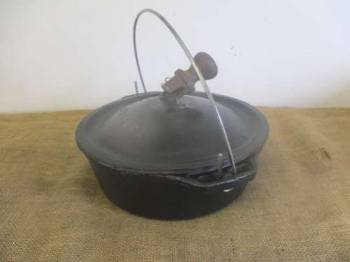 Get Organized For The Festive Season...With This Large Size Falkirk Cast Iron Flat Bottom Pot