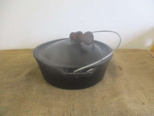 Get Organized For The Festive Season...With This Large Size Falkirk Cast Iron Flat Bottom Pot